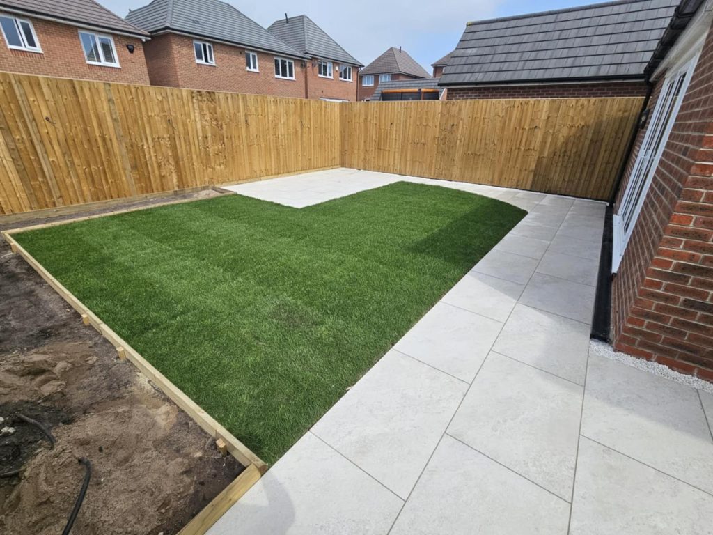 Off-White Porcelain Patio, New Lawn & Borders - photo 3