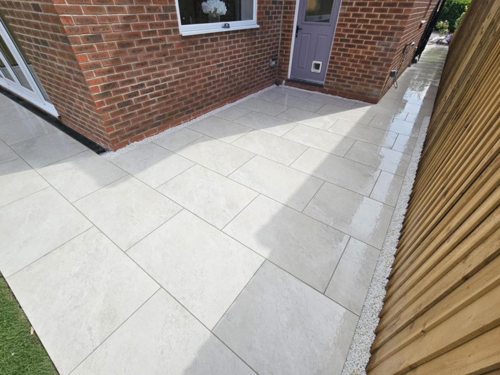Off-White Porcelain Patio, New Lawn & Borders - photo 4